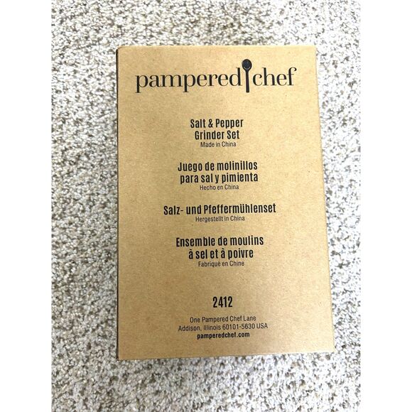 Pampered Chef Salt & Pepper Grinder Set BRAND NEW glass - Picture 2 of 3